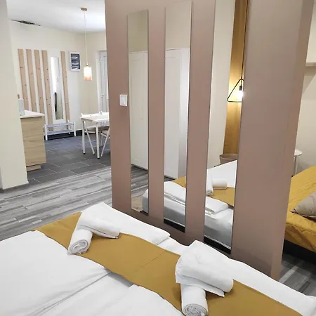 아파트 7 Days Makó