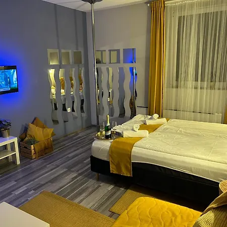 Апартаменты 7 Days Мако